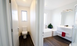 Bathroom 5.jpg &nbsp;