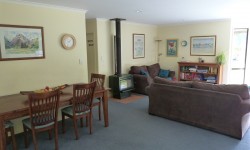 aa dinning.jpg &nbsp;