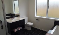 14. Bathroom.jpg &nbsp;