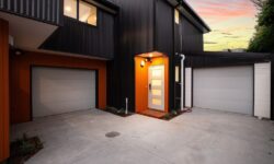 2104152553.jpeg &nbsp;