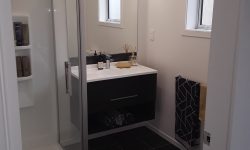 9. Ensuite.jpg &nbsp;